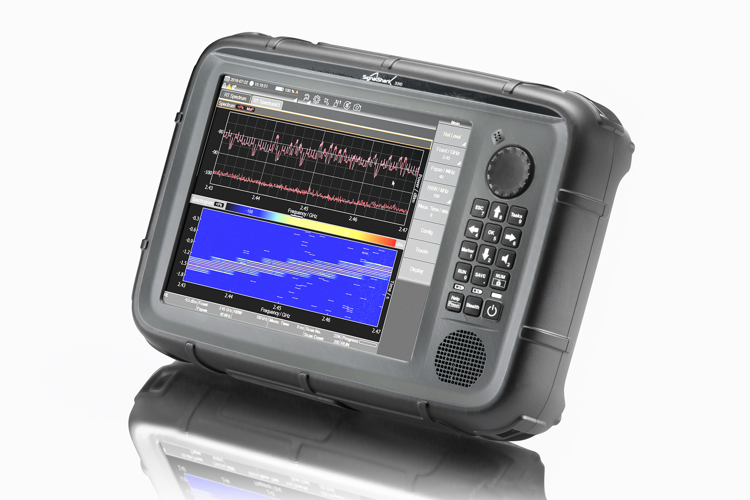 Picture of Narda SignalShark Handheld 40 MHz Real-Time Spectrum Analyzer